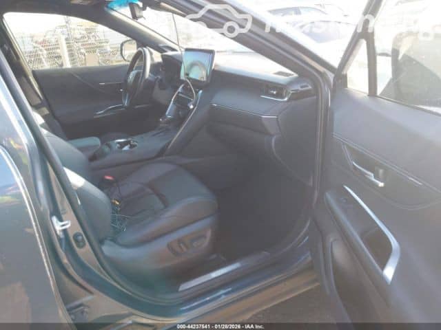 Toyota Venza II 2.5hyb CVT 4WD