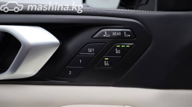 BMW X7 I (G07) Рестайлинг M60i 4.4 AT 4WD