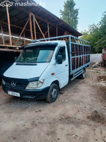 Mercedes-Benz Бортовой (4х2)