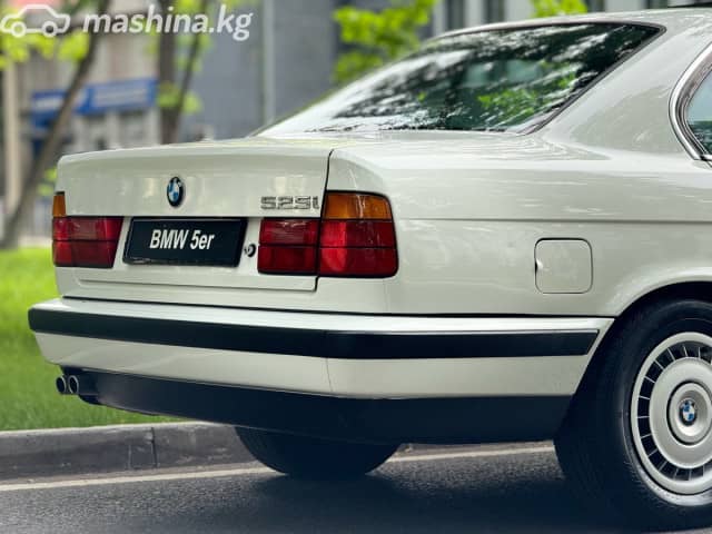 BMW 5 серии III (E34) 525i 2.5 MT