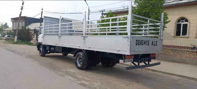 Mercedes-Benz Бортовой (4х2)