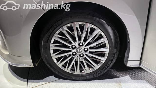 Lexus LM II 500h 2.4hyb AT 4WD