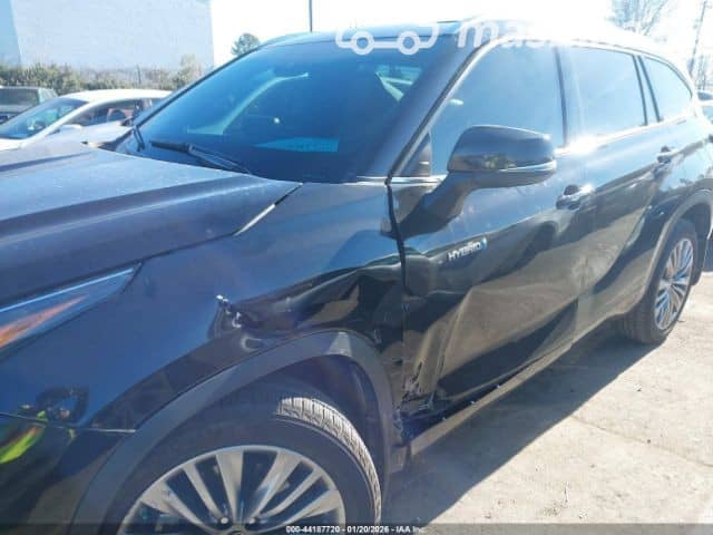 Toyota Highlander IV (U70) 2.5hyb AT 4WD