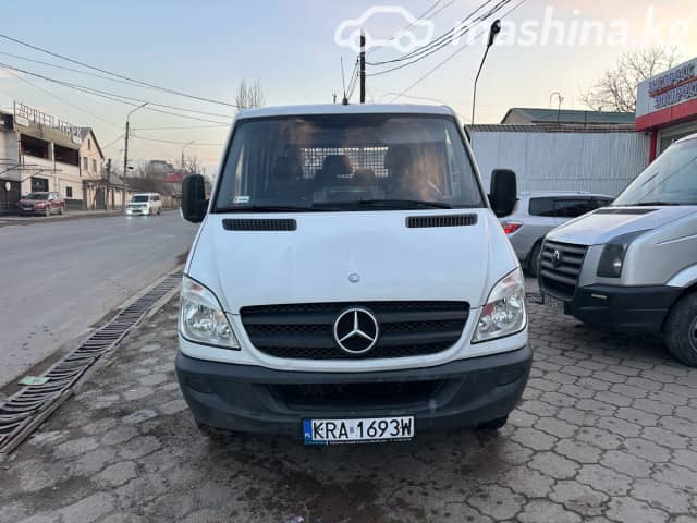 Mercedes-Benz Бортовой (4х2)