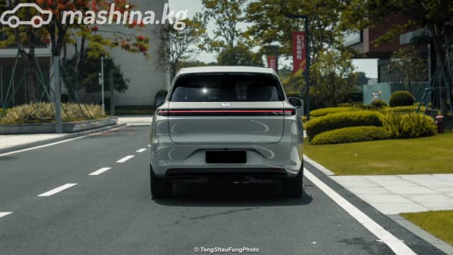 LiXiang L6 1.5hyb AT 4WD