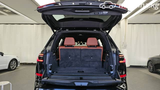 BMW X7 I (G07) Рестайлинг 40i 3.0 AT 4WD
