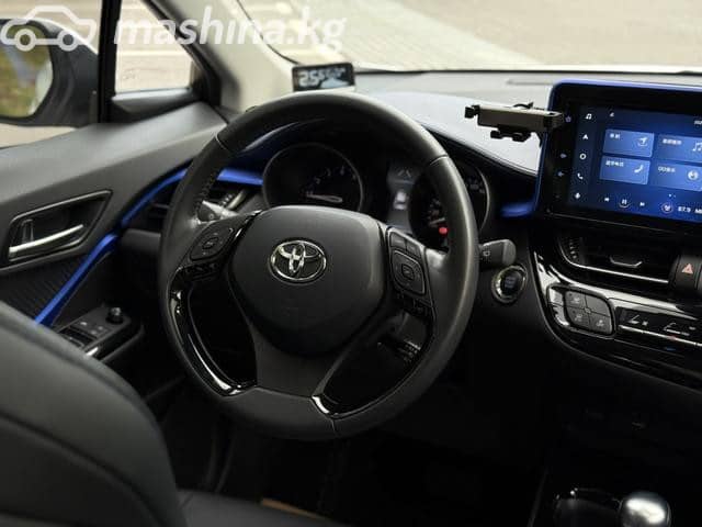 Toyota C-HR I Рестайлинг 2.0 CVT