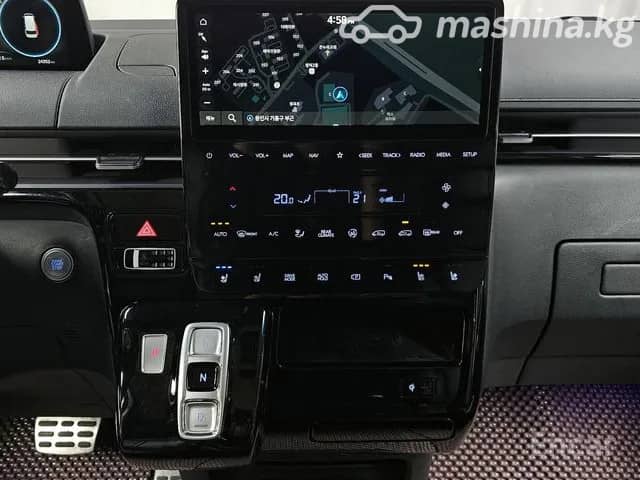 Hyundai Staria 2.2d AT 4WD