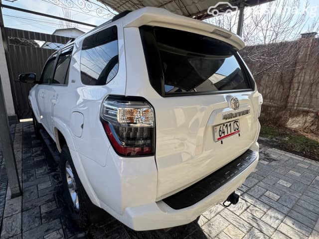 Toyota 4Runner V Рестайлинг 4.0 AT 4WD