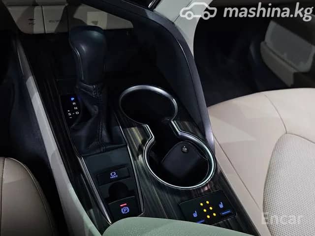 Toyota Camry VIII (XV70) 2.5 AT
