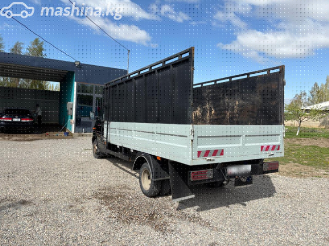 Mercedes-Benz Бортовой (4х2)