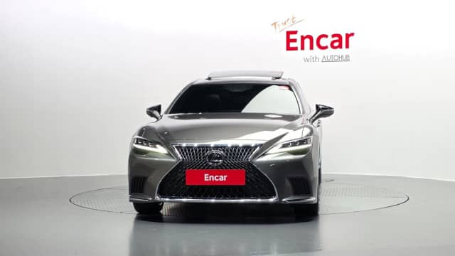 Lexus LS V Рестайлинг 500h 3.5hyb AT 4WD