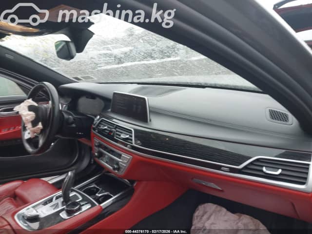 BMW 7 серии VI (G11/G12) Рестайлинг 750i xDrive 4.4 AT 4WD