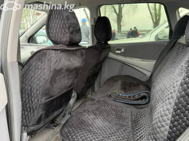 Nissan Almera Tino 1.8 MT