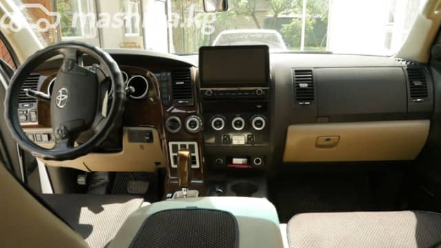 Toyota Sequoia II 5.7 AT 4WD