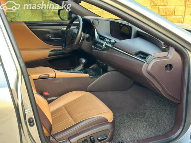 Lexus ES VII 300h 2.5hyb CVT
