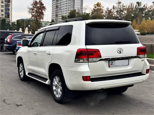 Toyota Land Cruiser 200 Series Рестайлинг 2 4.6 AT 4WD