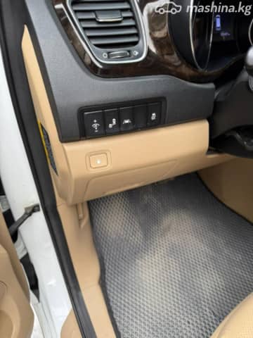 Kia Carnival III 2.2d AT