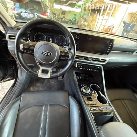 Kia K5 III 2.0hyb AT