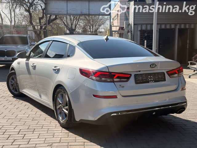 Kia K5 II 2.0 AT