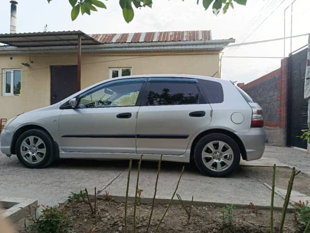 Honda Civic VII Рестайлинг 1.6 AT