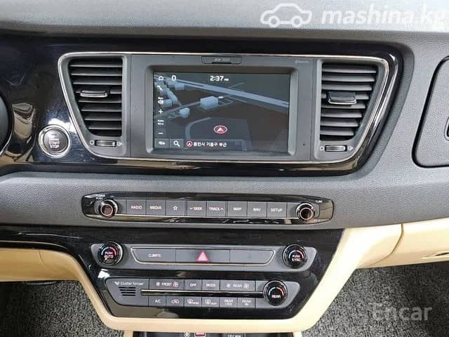 Kia Carnival III 2.2d AT