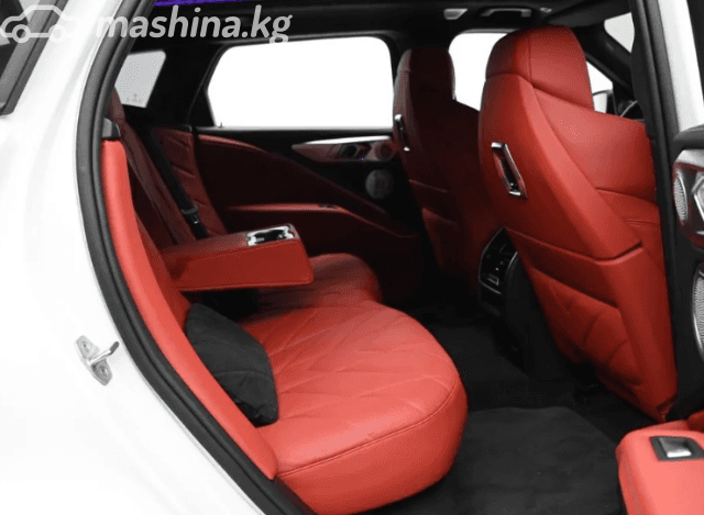 BMW XM 4.4hyb AT 4WD