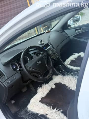 Hyundai Sonata VI (YF) 2.0 AT Газ