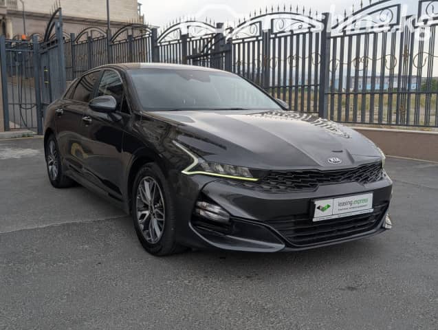 Kia K5 III 2.0 AT