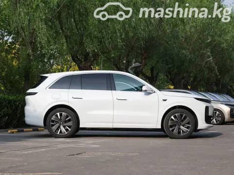 LiXiang L6 1.5hyb AT 4WD