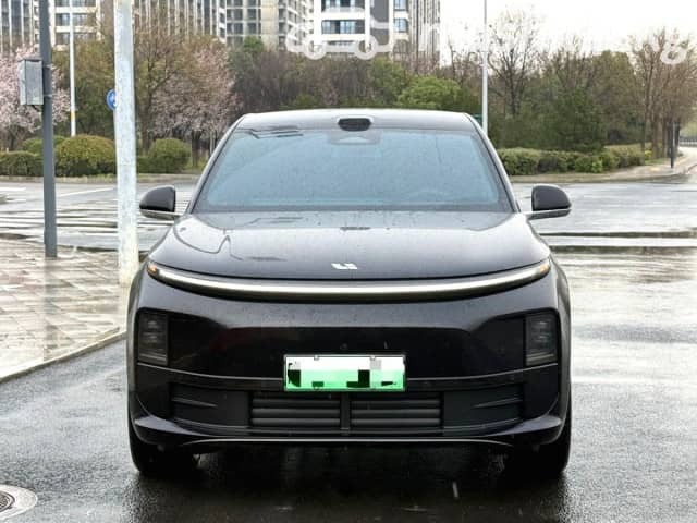 LiXiang L6 1.5hyb AT 4WD