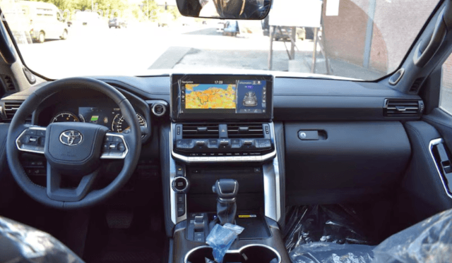 Toyota Land Cruiser 300 Series 3.5 AT 4WD