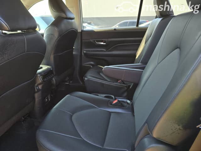 Toyota Grand Highlander 2.4 AT