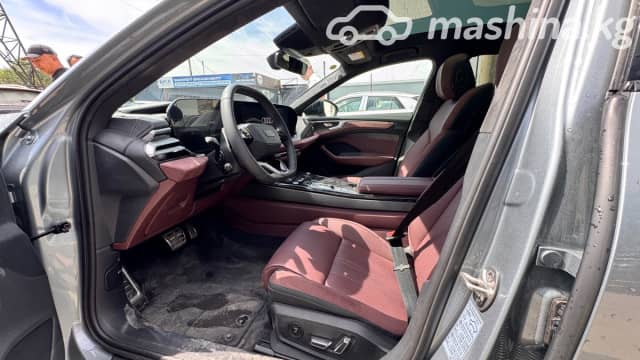 Audi A6 V (C8) Рестайлинг 45 TFSI Long 2.0 AMT 4WD