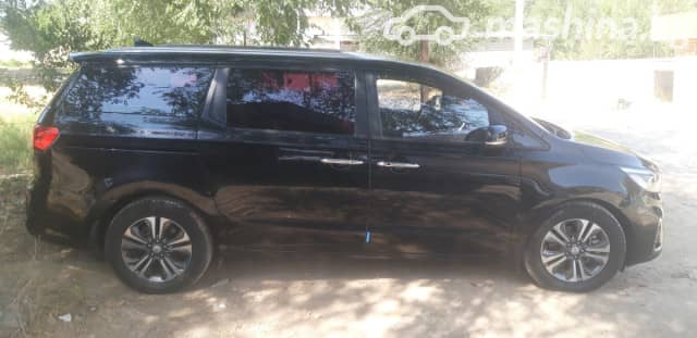 Kia Carnival III 2.2d AT