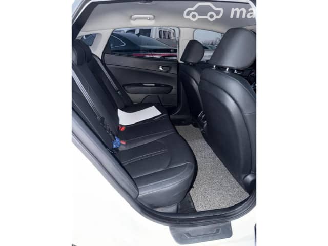 Kia K5 III LPi 2.0 AT