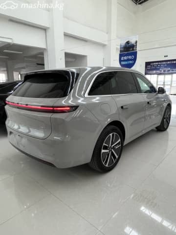 LiXiang L6 1.5hyb AT 4WD