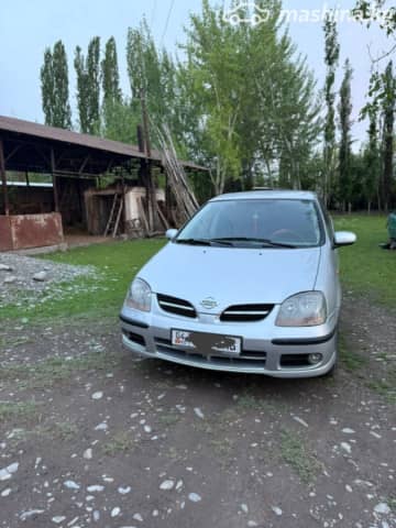 Nissan Almera Tino 1.8 MT