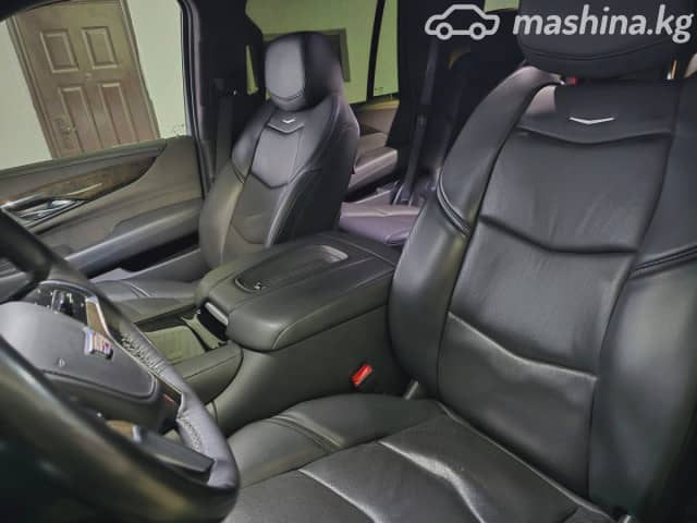 Cadillac Escalade IV 6.2 AT 4WD