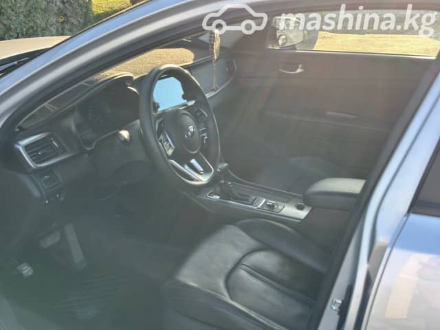 Kia K5 II 2.0 AT