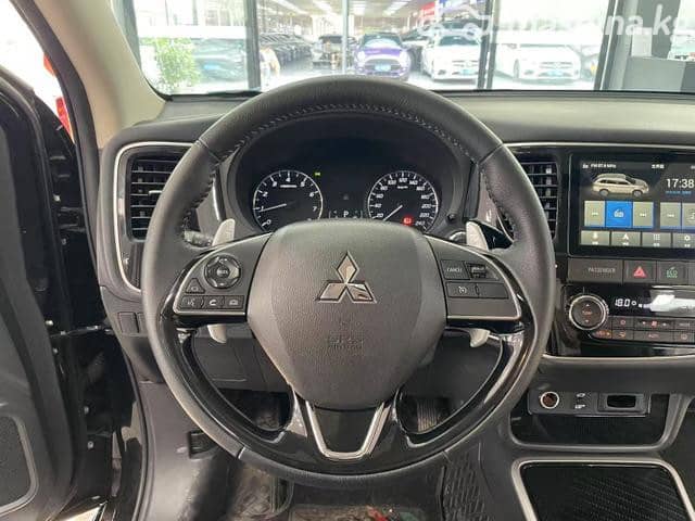 Mitsubishi Outlander IV 2.5 CVT 4WD