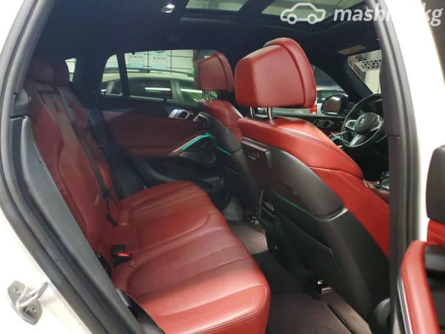 BMW X6 III (G06) M50i 4.4 AT 4WD