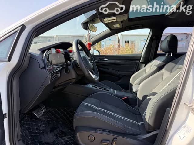 Volkswagen Golf VIII 1.4 AT