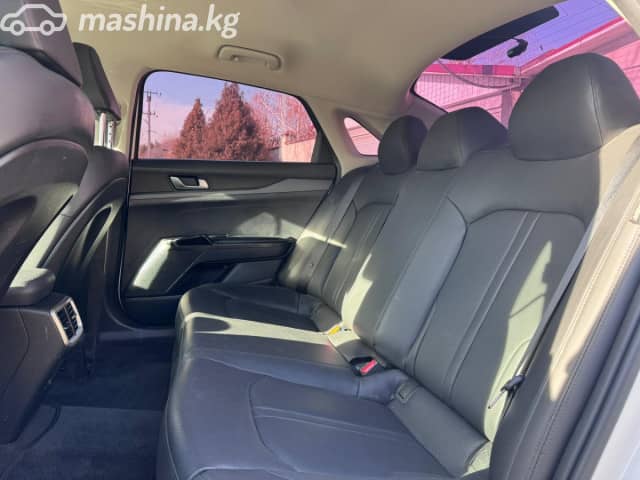 Kia K5 III LPi 2.0 AT