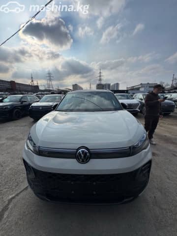 Volkswagen Tiguan III (China Market) 2.0 AMT 4WD