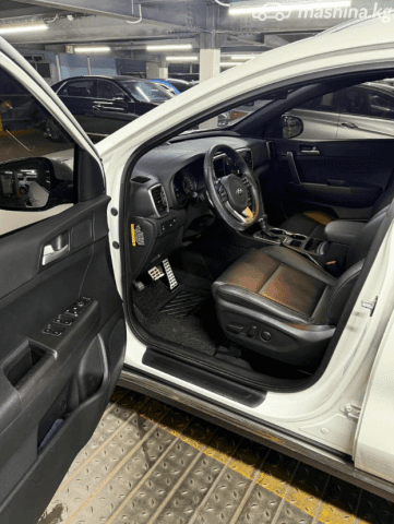 Kia Sportage IV Рестайлинг 2.0d AT
