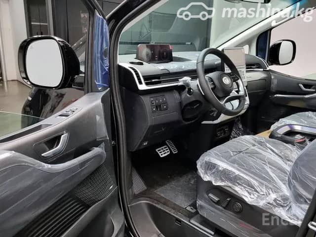 Hyundai Staria 2.2d AT 4WD