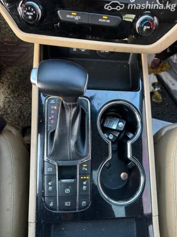Kia Carnival III 2.2d AT
