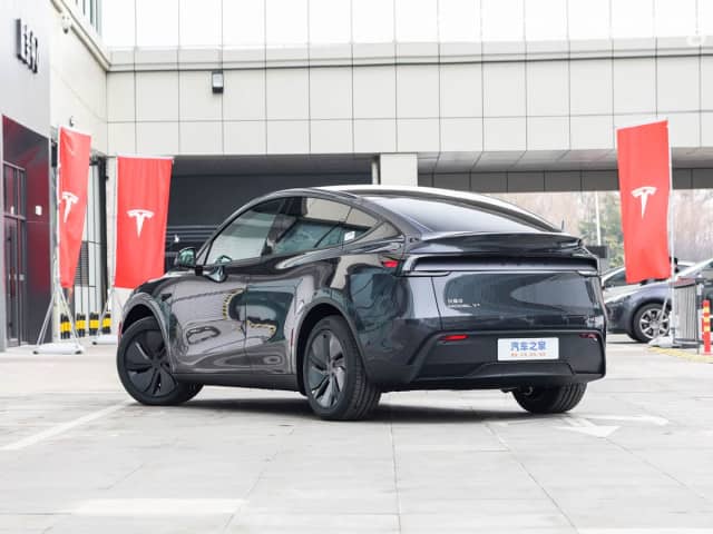 Tesla Model Y I Long Range Electro AT