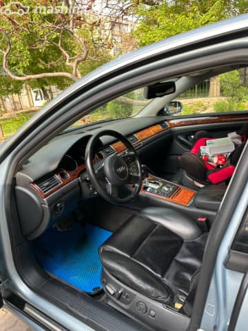 Audi A8 II (D3) 4.2 AT 4WD